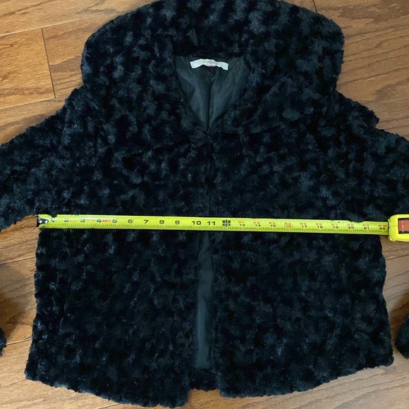 Fever black faux fur jacket - Size Large - Picture 9 of 11